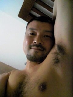 pangxiongxiong:  znbear  love bear  www.aipxtk.netÂ  â™‚â™‚  I love me some panda belly. ;) grrr  