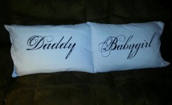 dreamiedaddy:  This is a cute pillow set!