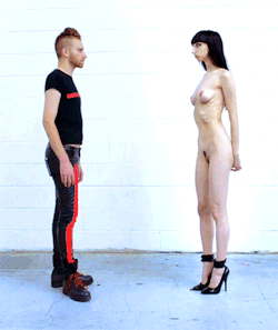 ronenv:  Male Gaze [ronenv and maidenfed, from a chat with hypnoperv] 