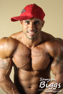 musclegodsamson:  Samson Biggs Lookin’ Huge. 
