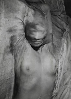 romantisme-pornographique:    Erwin Blumenfeld, Nu sous voile mouillé (Nude under Wet Silk), Paris, 1937.  