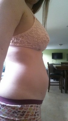 cbdsaves:  turbocenter: nerdynympho87:  Baby bump!   Yes please.  Don’t worry, I told mom and my boyfriend he was the daddy daddy. 