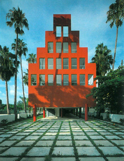 80sretroelectro: The Babylon condominium, built in 1978