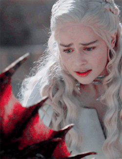 gameofthronesdaily:  Daenerys Targaryen vaulted onto the dragon’s back -- Drogon twisted under her, his muscles rippling as he gathered his strength…..“Fly”  