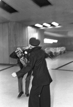 copyright:  Daniel Angeli - Collection Cécile Angeli Marlene Dietrich hitting a paparazzi&hellip;