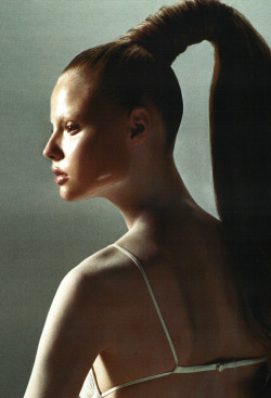 meiselmuse: Magdalena Frackowiak / Vogue Paris March 2007 “Fotre Amplitude“ by Mark Segal