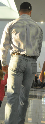 newtoscia:  Spotted this hot DILF at a farm show.  Dam near cummed in my jeans!  Can we say 100% American beef!  Tight Cinch jeans, belt buckle,  and cowboy boots.  Dam love to spend a night in bed with him! 