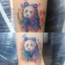 Dos pandas para dos hermanas! :) tatuaje de hermanas. Que lo disfruten #tattoo #tatu #tatuaje #ink #inklove #panda #tobillo #acuarelas #whatercolor #pinturas #pintura #animal #colores #color #colors #venezuela #lara #barquisimeto #colombia #argentina