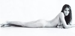 hobosnottygras:  celebritiesuncensored:  Elizabeth Hurley – Nude Auction Portraits,   👹