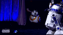 rudimentarypinay:  thatsthat24:  tehscaley:  mistysoulreave:  doafhat:  BB-8 is alive!  BB-8 is not CGI.  It’s already leagues ahead of Episodes 1-3 in that case.  I can not tell you how low to the ground our jaws dropped when we saw this little guy