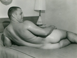 stillhotvintagemen: vintagemusclemen: This is college student Jay Holt, who modeled for Dave Martin in a notable California motel room photo shoot in 1956.  As far as I can tell, that was his only foray into modeling.  Too bad, that.  Martin photographed