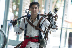aceofheartsfox:aceofheartsfox:Also, I occasionally cosplay :3  Throwback to last year at Wondercon when I cosplayed Connor from Assassin’s Creed 3! ^_^  HOLY SHIT YOU ARE HOT OMG :D
