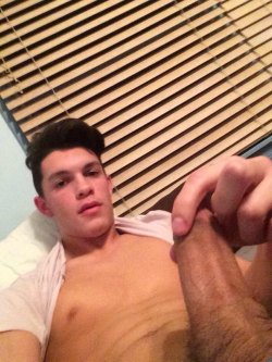 exposed-straight-college:  Jeremy hot college stud 21 tricked into showing that hung cock@bonersx @lets-hit-the-showers @skinnynewtwinks @dominikmoravcik