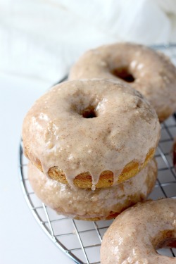 do-not-touch-my-food:    Cinnamon Bun Donuts  