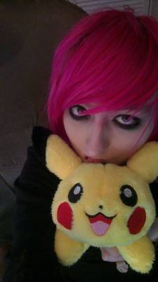 vikkineedspills:  Master bought me a Pikachu plushy!!! I love it so much :3 &lt;3 x   😍😍