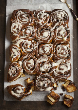 confectionerybliss:          Hot Cross Cinnamon Sticky Buns | Drizzle And Dip    