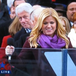 capturingherthoughts:  kingjaffejoffer:  blackwolf25:  isthatcheeks:  urbieknowsbest:  incrediblehusk:  Why I will forever love Bill Clinton    Now I do love me some Kelly  Bill up there creepin’   lmao, love this guy  Lol the man just couldn’t see