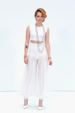 celebstarlets:  7/8/14 - Kristen Stewart at the Chanel Haute Couture F/W 2014/2015 in Paris.