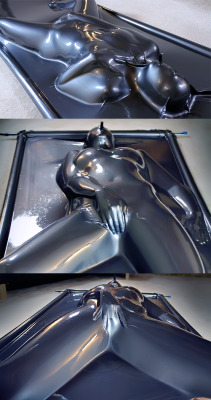 Vacbeds look so much like real-life carbonite freezing.