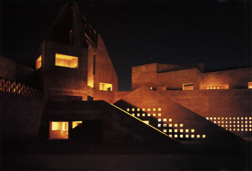 manila-automat:  Antoine Predock Architect, 1994Nelson Fine Arts Center, Arizona State University  