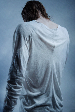  Sruli Recht Spring/Summer 2012 - “Cast By Shadows”Viktory (One-Piece Long Sleeve T) “Reverse-draped long sleeve cowl top, with single seam from wrist to nape, and closed at the centre back. Draped entirely on the body and arms of a man named Elmar