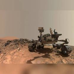Curiosity Rover Takes Selfie on Mars #nasa #apod #jpl #caltech #msss #curiosity #rover #selfie #mars #rocks #sand #planet #solarsystem #space #science #astronomy