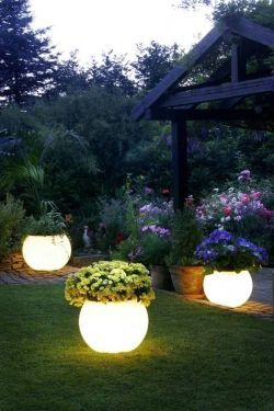 letsgivelifeatry:  glowing pots in your backyard might take the title for best outdoor idea ever. I need these!-A