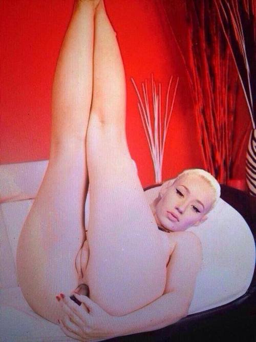 Iggy amore loves dick