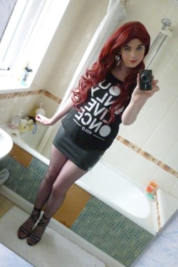 lucy-cd:  Pictures New tights and heels, love them both! they look stunning with the outfit &lt;3 