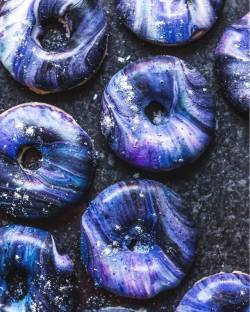 rogueandwolf:  SALE IS ON! Go, go, go! 💙💙💙 We are craving for these vegan galaxy donuts right now⬅😈😍 Who would you share it with?🙊♥ - - - 📷 @sobeautifullyreal #rogueandwolf #vegan #vegandonuts #donuts #dessert #sweettooth #galaxydonuts