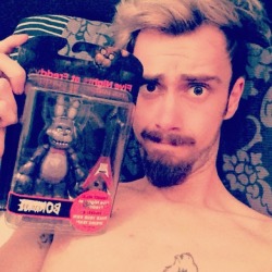 yoshijoshii:  I finally got him! ❤️🐰 Been searching for months, not paying ebay prices #fnaf #bonnie #fivenightatfreddys #bunny #funko #figure #collectables #completeset #gaymer #geek #videogames #comiccon #forbiddenplanet #gaypup #gaytwink #gaygeek