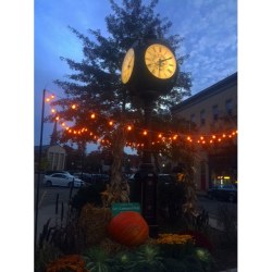 My second job is in a cute town. 🎃 #newjersey #octoberfeels #latergram #thisisHalloween  (at Ridgewood, New Jersey)