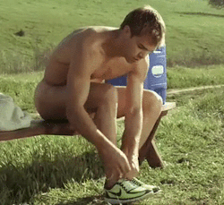 malesportsbooty:  Awesome and hot US track athlete and straight ally Nick Symmonds. Gets naked in Nike commercial. 