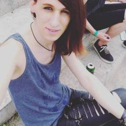 Chillin with friends ^_^ ps: i hate the sun its ruins my selfies because i cant open my pretty eyes xd #emo #emogirl #emotrap #fuckingsunXD #trap #tgirl #transgirl #transsexual #rawr #alternative #ts #cute #sunny #summer #summertime