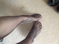 christinafutagirl:  Found another foot one for you foot fiends ^.^  x
