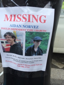 monie5251996:  shredwardgnartard:  Signal boost this please. Last seen in New York City.  He’s a really sweet guy. Wouldn’t hurt a fly. Please call if you see him since he could be anywhere. 