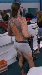 Heres a great shot of Austin’s ass in underwear.  Timestamps?
