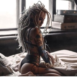 crazyinlovewithinkedchicks: tattooedtoeknee:  🔥🔥 @bantikboy 🔥🔥 #inkedup_pirates #inkisthickerthanblood #girlswithtattoos #tattooedandbeautiful  #tattoos #tattoo #tattooed #tattooedgirls #coveredintattoos #ink #inked #inkstagram #inkedup #inkalicious