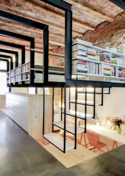 takeovertime:  (via Renovation of an apartment in Barcelona by Carles Enrich) 