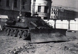 bmashine:  Bulldozer for clearing blockages on the Soviet SPGs. Moscow, 1945.