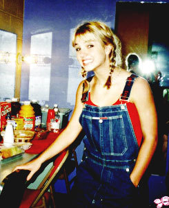 selenaquintanilla:  Photos shown on Britneyspears.com in January, 2000 (part 1) 