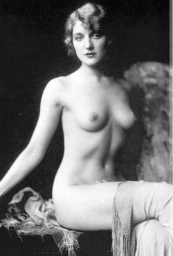 vintageeroticablog:  Vintage Erotica Blog : Lingerie, movie starlets, nudes and “low” culture 