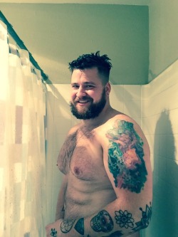 lumbearzach88:  One of those shower selfies for you 😊