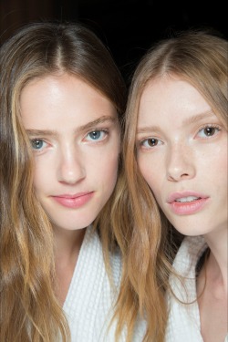 oncethingslookup:  Emmy Rappe and Julia Hafstrom backstage at Gucci Spring 2016 RTW