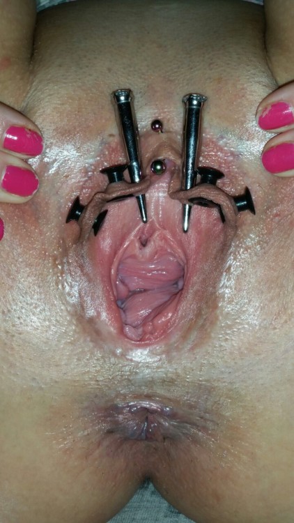 To have a piercing pussy