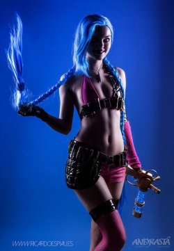 hotcosplaychicks: Jinx cosplay from League of Legends by xAndrastax   Check out http://hotcosplaychicks.tumblr.com for more awesome cosplay 