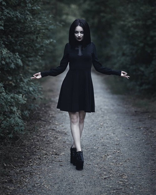 gothicandamazing:    Model/MUA: @riyaalbertttPhoto: @Boby kostadinovWelcome to Gothic and Amazing| www.gothicandamazing.com