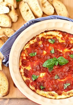 foodffs:  PEPPERONI PIZZA DIP Really nice recipes. Every hour. Show me what you cooked!   *faints* &lt;3 &lt;3 &lt;3
