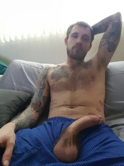 jakespot:  My older brother always got himself into trouble, got stupid tattoos, did things he shouldn’t. So when I asked if he wanted me to start sucking him off he didn’t even question it. He was down for getting some head and didn’t even care