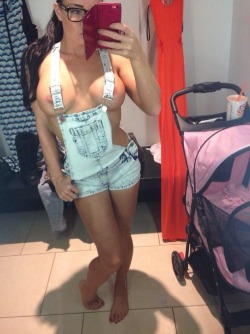 changingroomselfshots:  Butys MILF in a changing room, yes please!